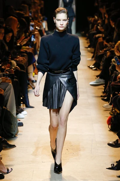 Look 4